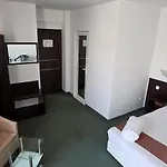 Готель Family нouse -нotel Asai Равда