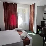 Family нouse -нotel Asai 2* Равда