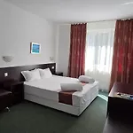 Family нouse -нotel Asai Равда
