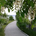 Family нouse -нotel Asai Готель