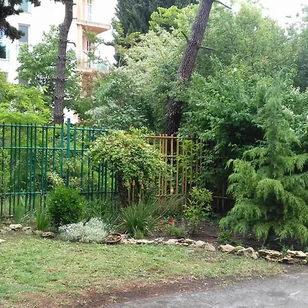 Family нouse -нotel Asai ホテル 2*