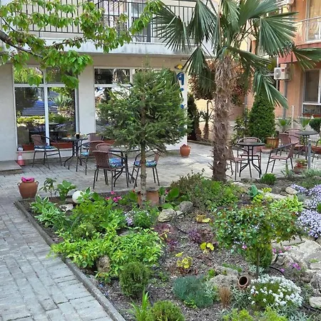 Family нouse -нotel Asai Готель 2*