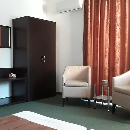 Family нouse -нotel Asai ラヴダ