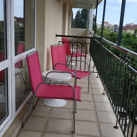 ホテル Family нouse -нotel Asai 2*