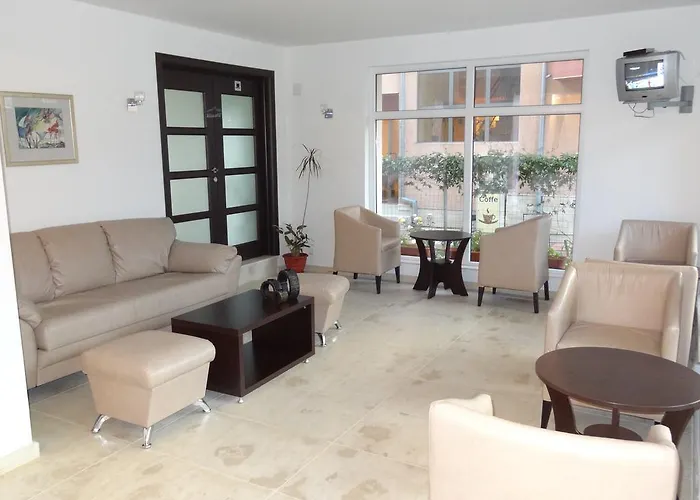 Family нouse -нotel Asai Ravda