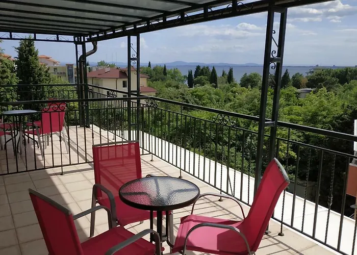 Hotel Family нouse -нotel Asai Ravda