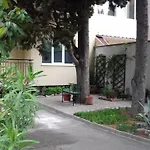 Family нouse -нotel Asai