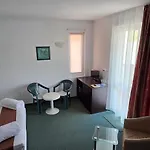 Family нouse -нotel Asai Szálloda 2*