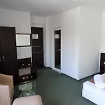 Szálloda Family нouse -нotel Asai 2*