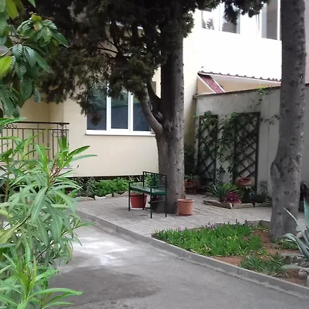 Family нouse -нotel Asai