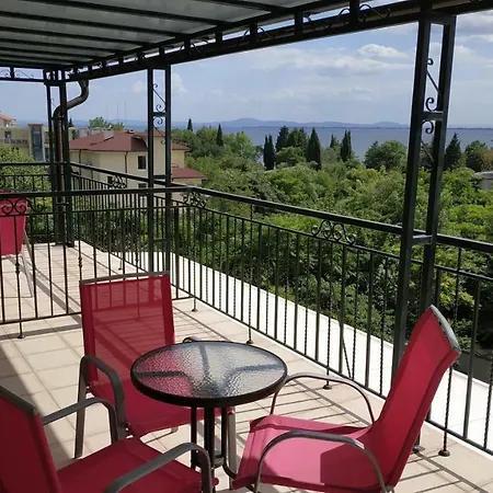 Отель Family нouse -нotel Asai Равда