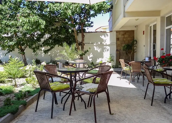 Family нouse -нotel Asai 拉夫达