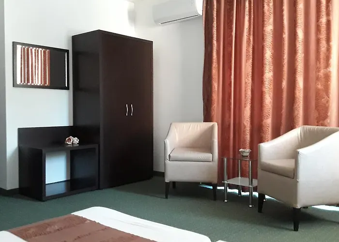 Family нouse -нotel Asai 拉夫达